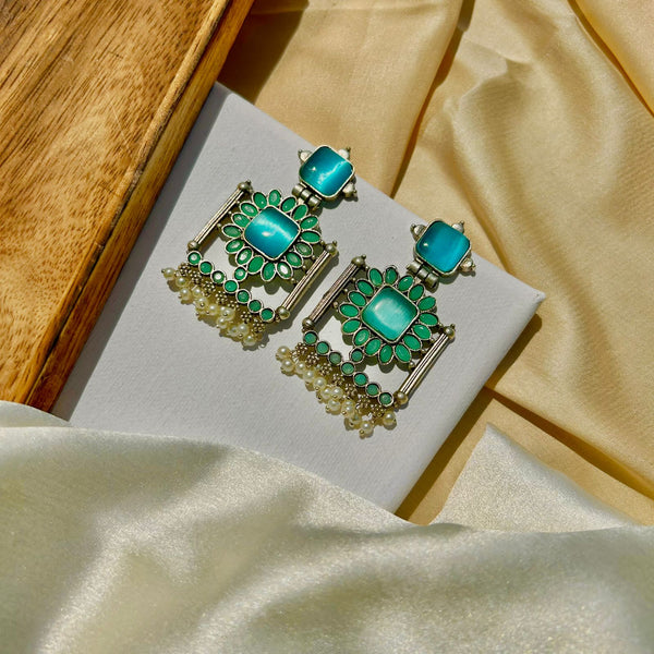 Mint Elegant Pearls Earrings
