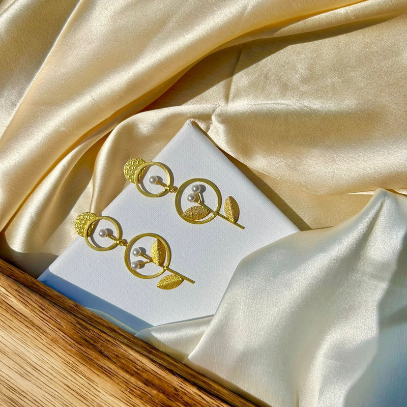 Round Shape Leaf Earring