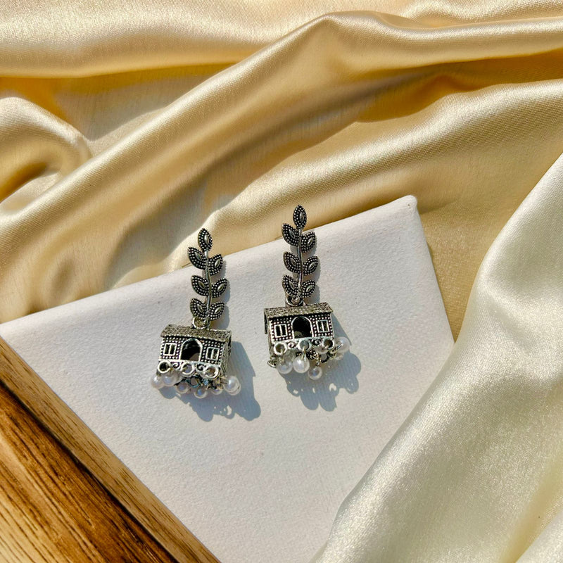 Leaf- Nestle Earrings