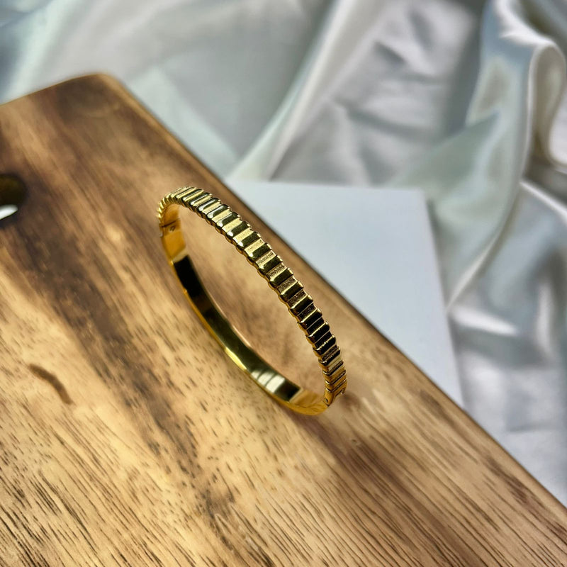 Classic Allure Bracelet